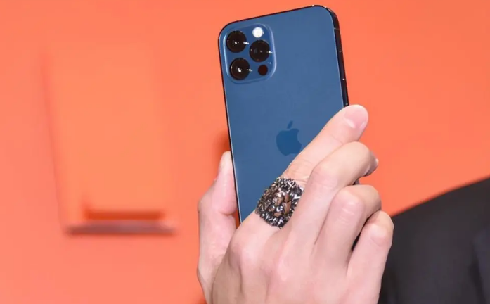 巴宜苹果手机维修分享iPhone12系列重启方法教程 